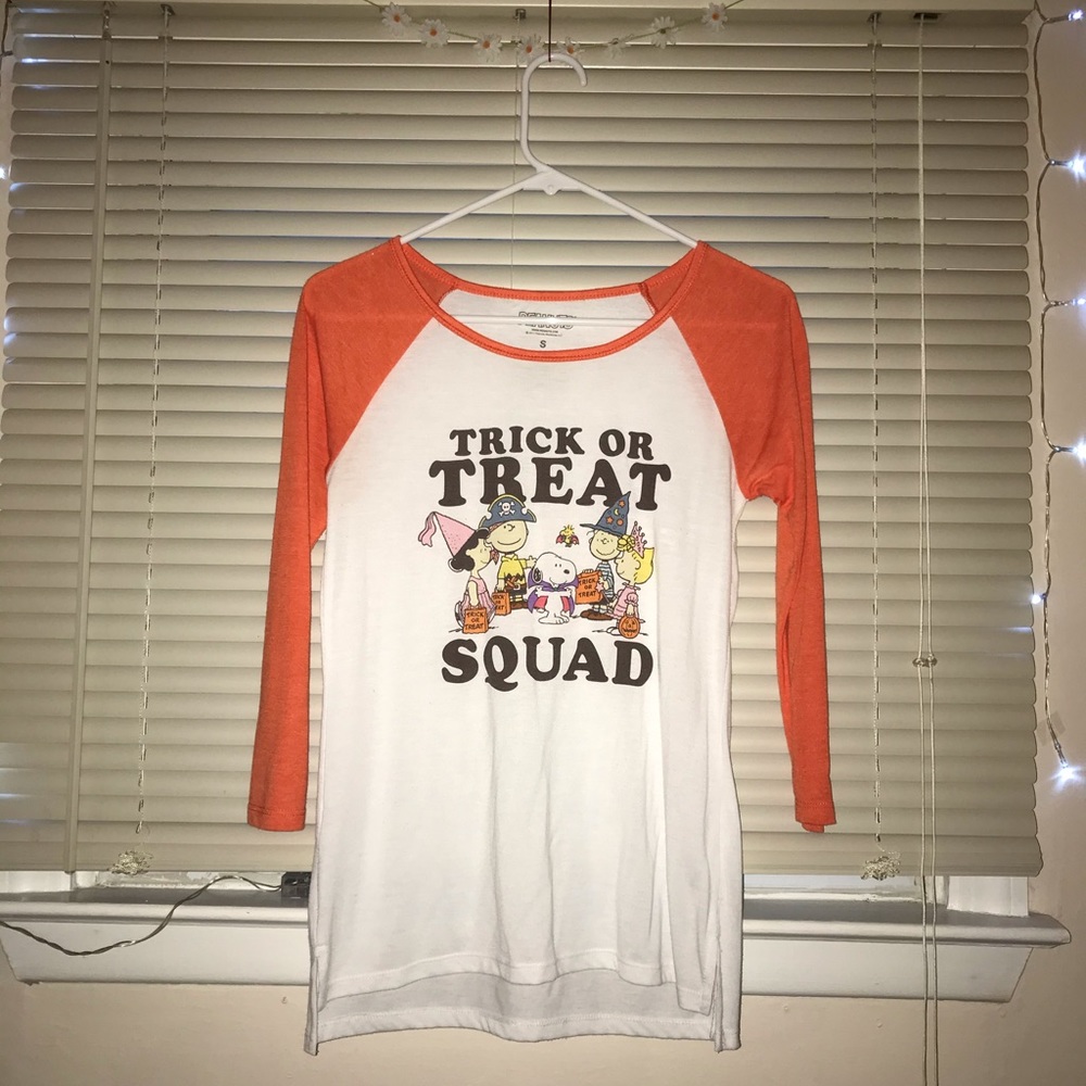 3/4 sleeve tee peanuts trick or treat